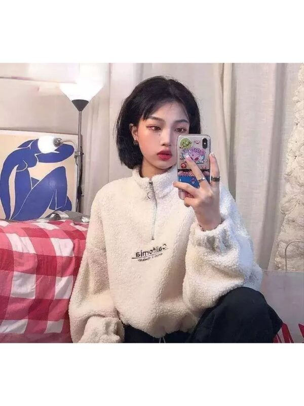Oversized Graphics Front Zipped Wool Pullover for Women