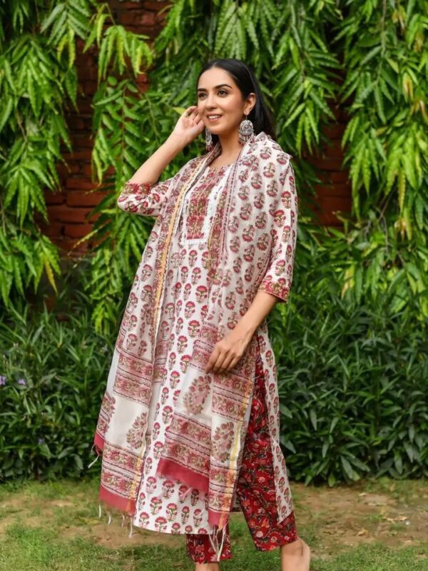 Shri Ram White Ethnic Printed Straight Kurta Set for Women