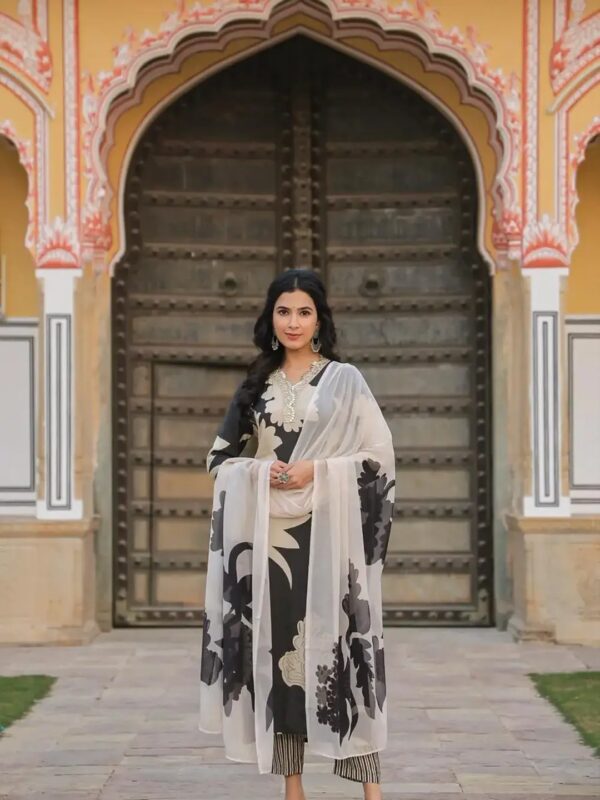 Shri Ram Black Embellished Floral Kurta Set for Women