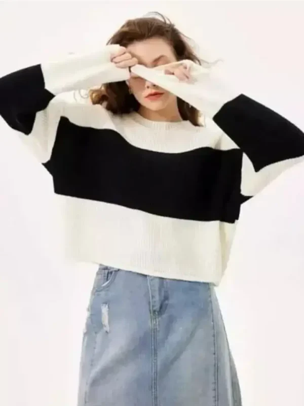 Colourblocked Relaxed Knit Pullover for Women